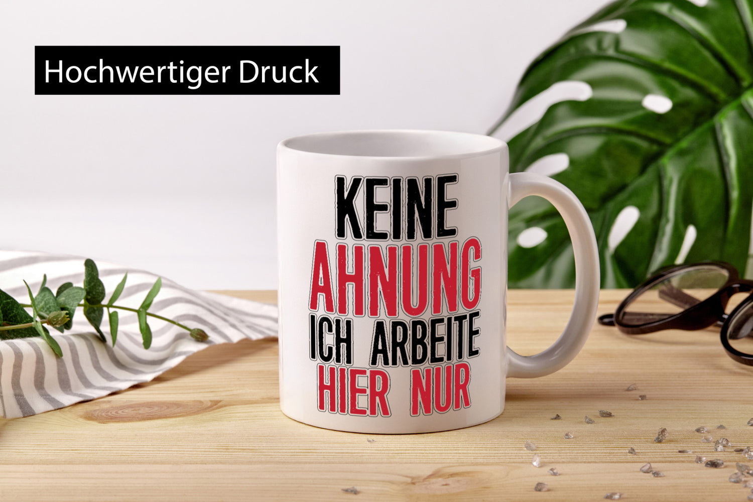 Ich arbeite nur hier Geschenk Arbeit Kollegen Büro lustiger Spruch Tasse