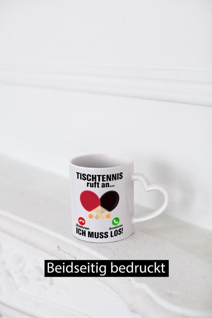 Tischtennis ruft an | Tennis spielen v2 Humor Geschenkidee Tasse