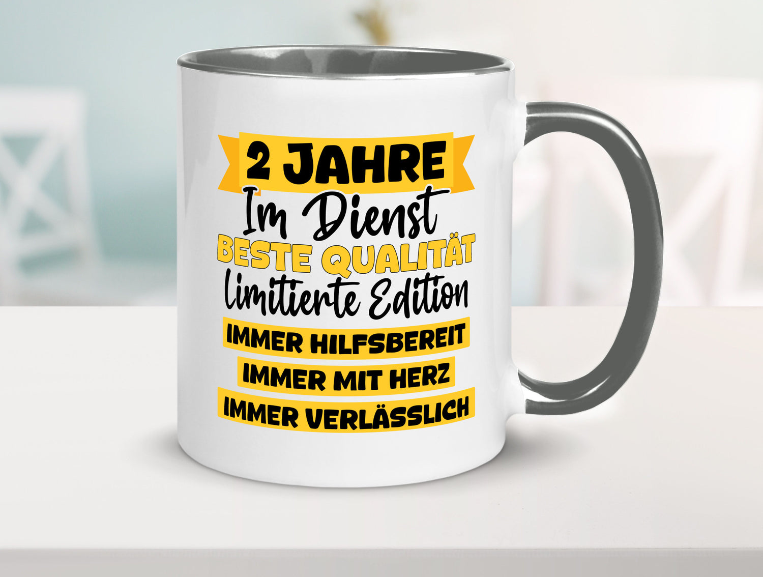 2 Jahre im Dienst | Jubiläum Arbeit v8 lustiger Spruch Geschenk Kollegen Büro