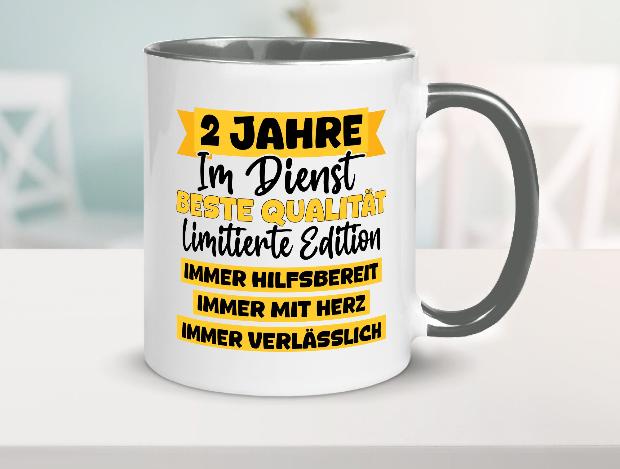 2 Jahre im Dienst | Jubiläum Arbeit v8 lustiger Spruch Geschenk Kollegen Büro