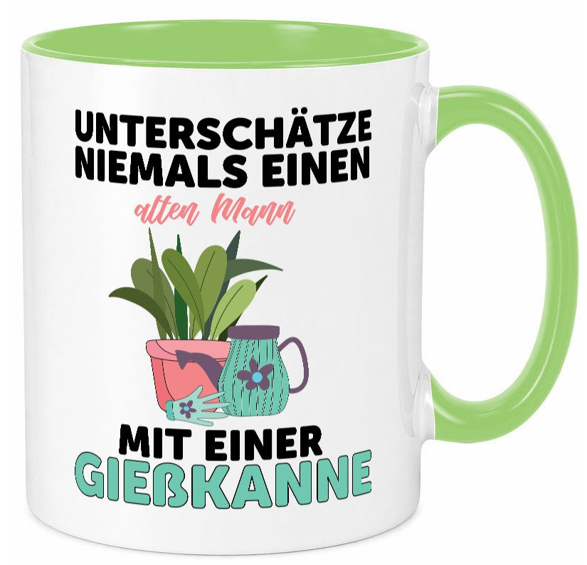 Niemals Mann mit Gießkanne unterschätzen | Blumen lustiger Spruch Geschenk Tasse