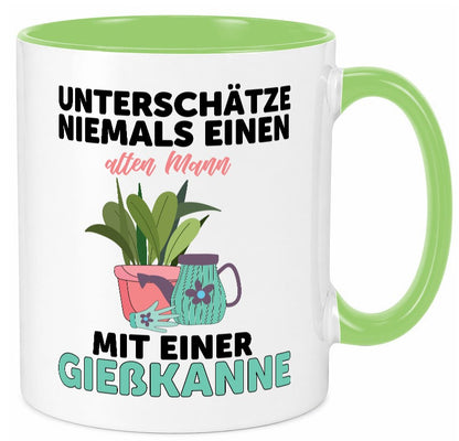 Niemals Mann mit Gießkanne unterschätzen | Blumen lustiger Spruch Geschenk Tasse