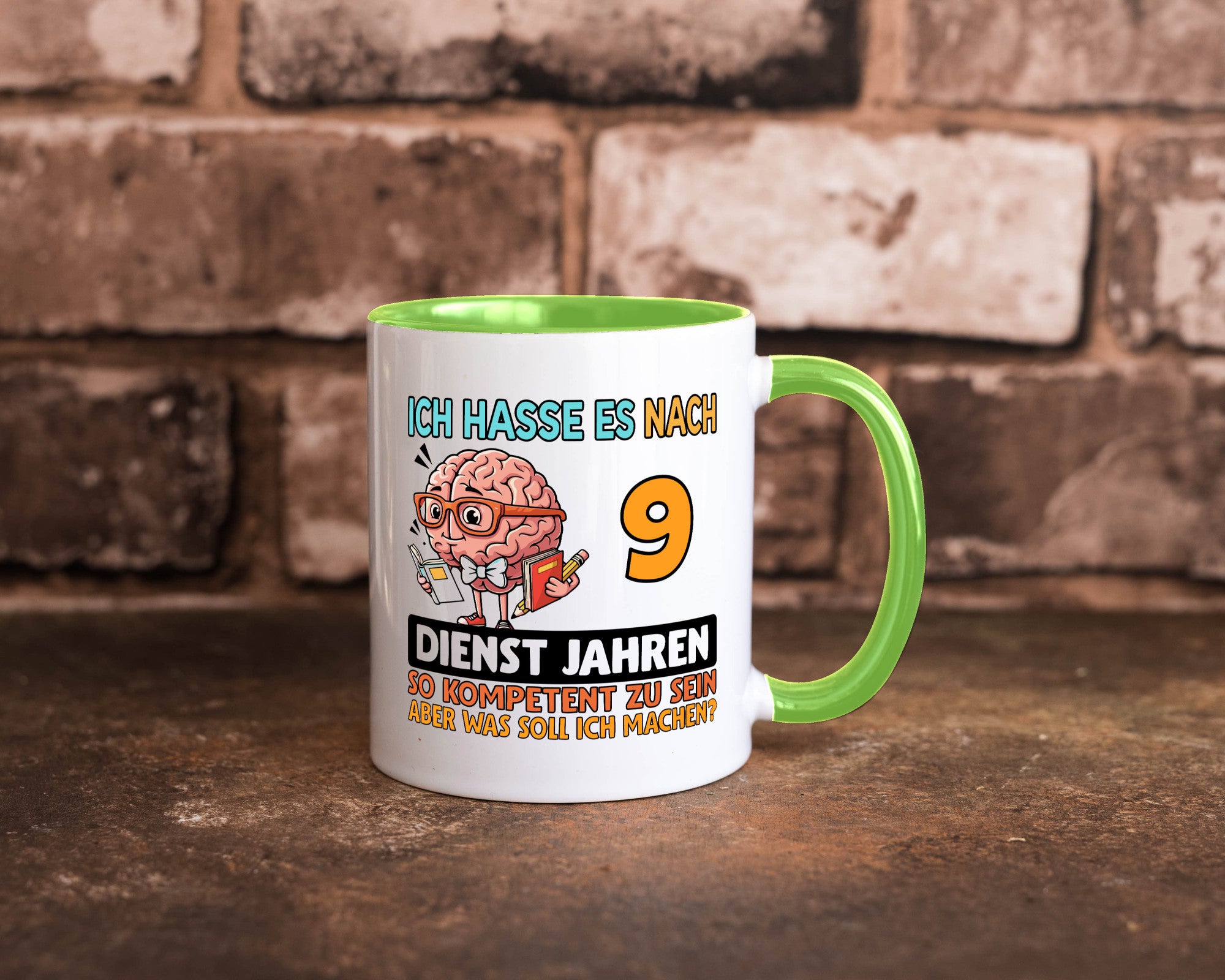 9 Dienstjahre | Arbeit Kompetent Humor Kollegen Büro Geschenkidee Tasse