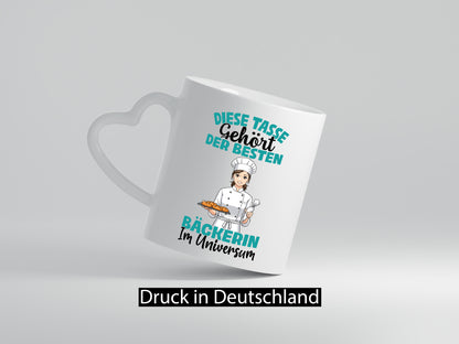 Im Universum: Bäckerin | Bäckerei Frauen Backen Humor Geschenkidee Tasse