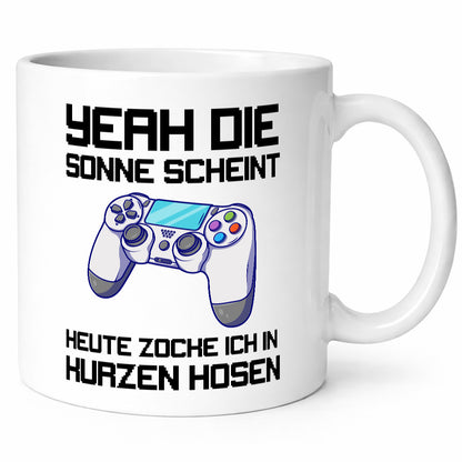 Zocken in kurzen Hosen | Gamer Tasse Statement Humor Geschenkidee