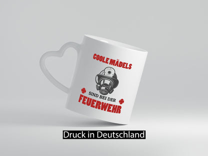 Coole Mädels sind bei der Feuerwehr | Feuerwehrfrau lustiger Spruch Geschenk