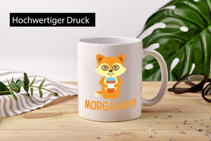 Morgähn | Gähnen Müde Morgenmuffel Fuchs im Bademantel Geschenkidee Humor Tasse