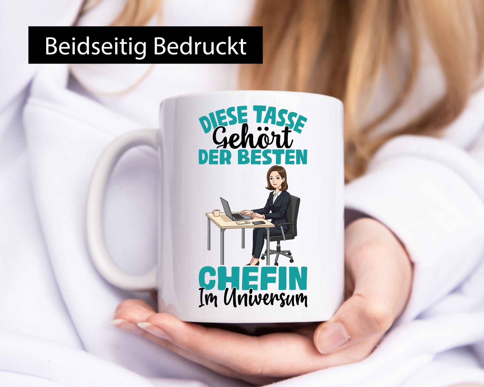 Im Universum: Chefin | Führungskraft Vorgesetzte lustig Arbeit Kollegen Büro