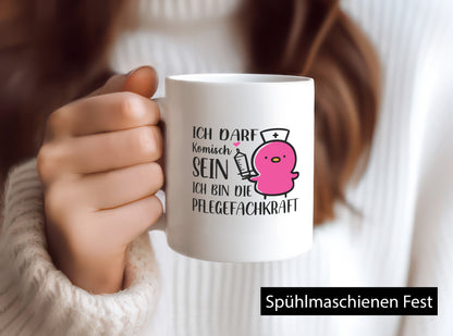Darf komisch sein, bin Pflegekraft | Küken Spritze lustiger Spruch Geschenk