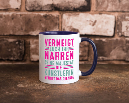 Verneigt euch: Künstlerin| Kunst lustiger Spruch Geschenk Humor Geschenkidee