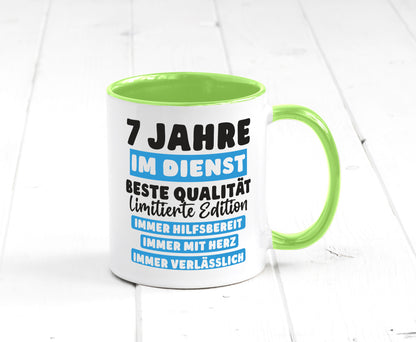 7 Jahre im Dienst | Jubiläum Arbeit v6 lustig Kollegen Büro Geschenk Tasse