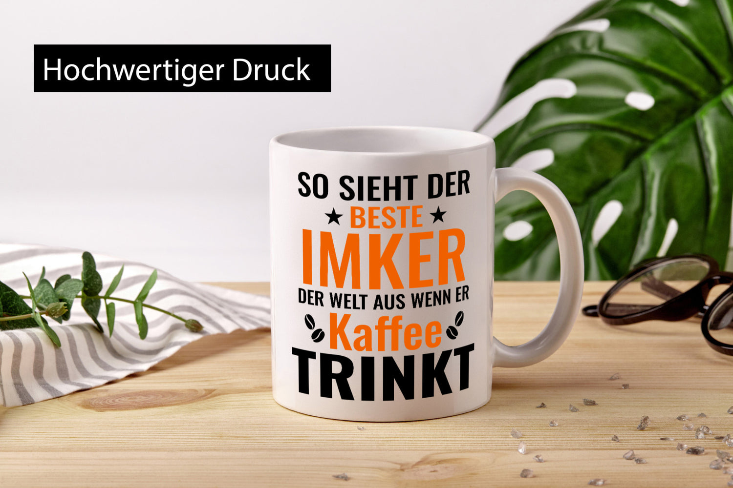 Kaffee trinkt: Imker | Imkerei lustiger Spruch Geschenk Humor Geschenkidee Tasse