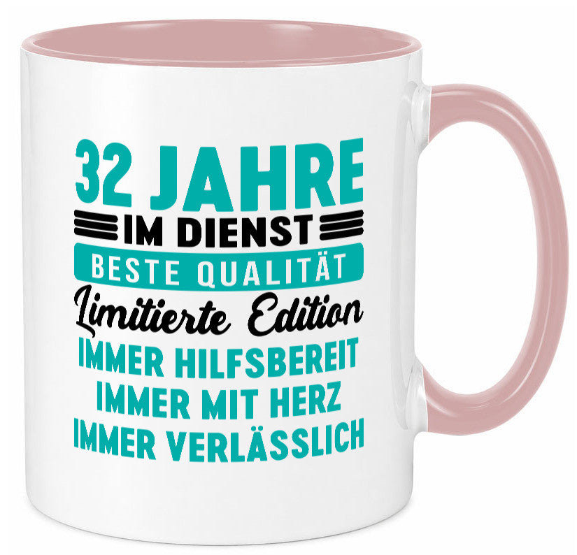 32 Jahre im Dienst | Jubiläum Arbeit v5 Geschenkidee Kollegen Büro Humor Tasse