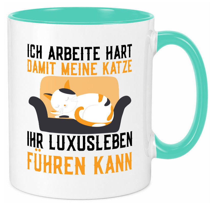Ich arbeite hart | Luxusleben Humor Katzenliebhaber Geschenkidee Arbeit Tasse