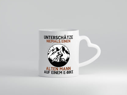 Alter man auf einem E-Bike | Radfahren Elektro Bike lustig Humor Geschenkidee