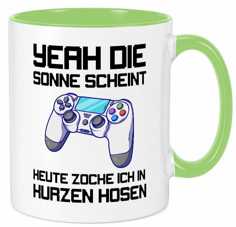 Zocken in kurzen Hosen | Gamer Tasse Statement Humor Geschenkidee