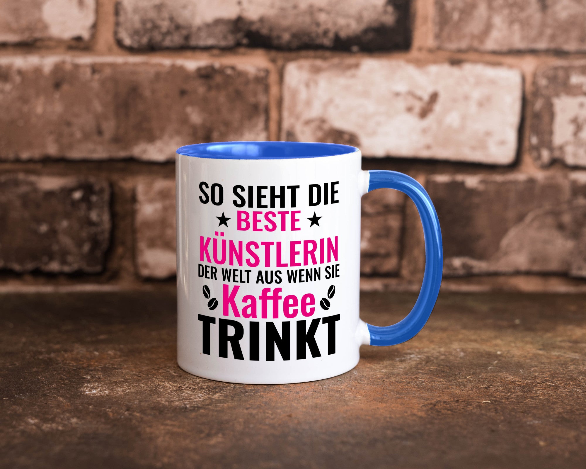 Kaffee trinkt: Künstlerin | Kunst Geschenk Humor Geschenkidee lustiger Spruch