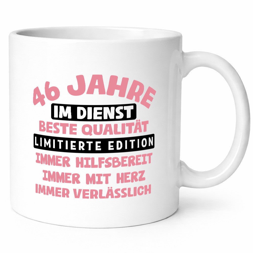 46 Jahre im Dienst | Jubiläum Arbeit v11 lustig Kollegen Büro Geschenk Tasse