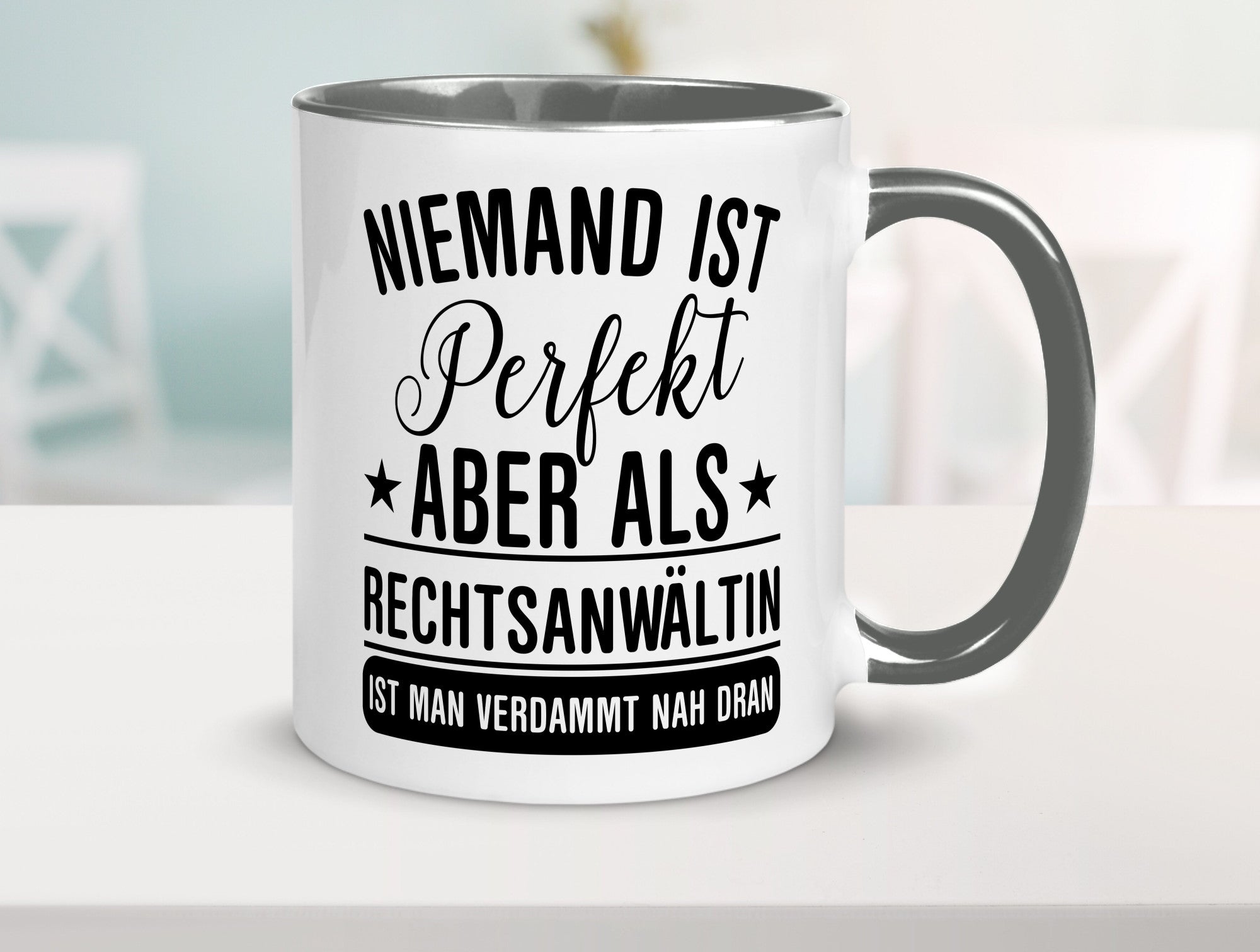 Verdammt nah dran: Rechtsanwältin | Jurstin Anwältin lustiger Spruch Geschenk