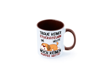 Traue keiner Stuckateurin | Innenausbau lustig Humor Geschenkidee Geschenk Tasse