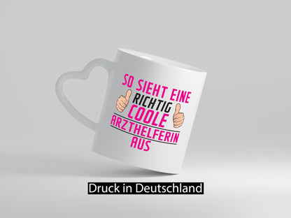 Richtig Coole Arzthelferin | Fachangestellte Medizin Humor Geschenkidee Tasse