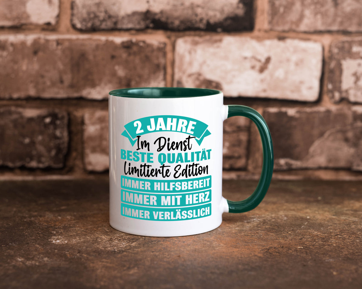2 Jahre im Dienst | Jubiläum Arbeit v2 Geschenk Kollegen Büro lustiger Spruch Tasse