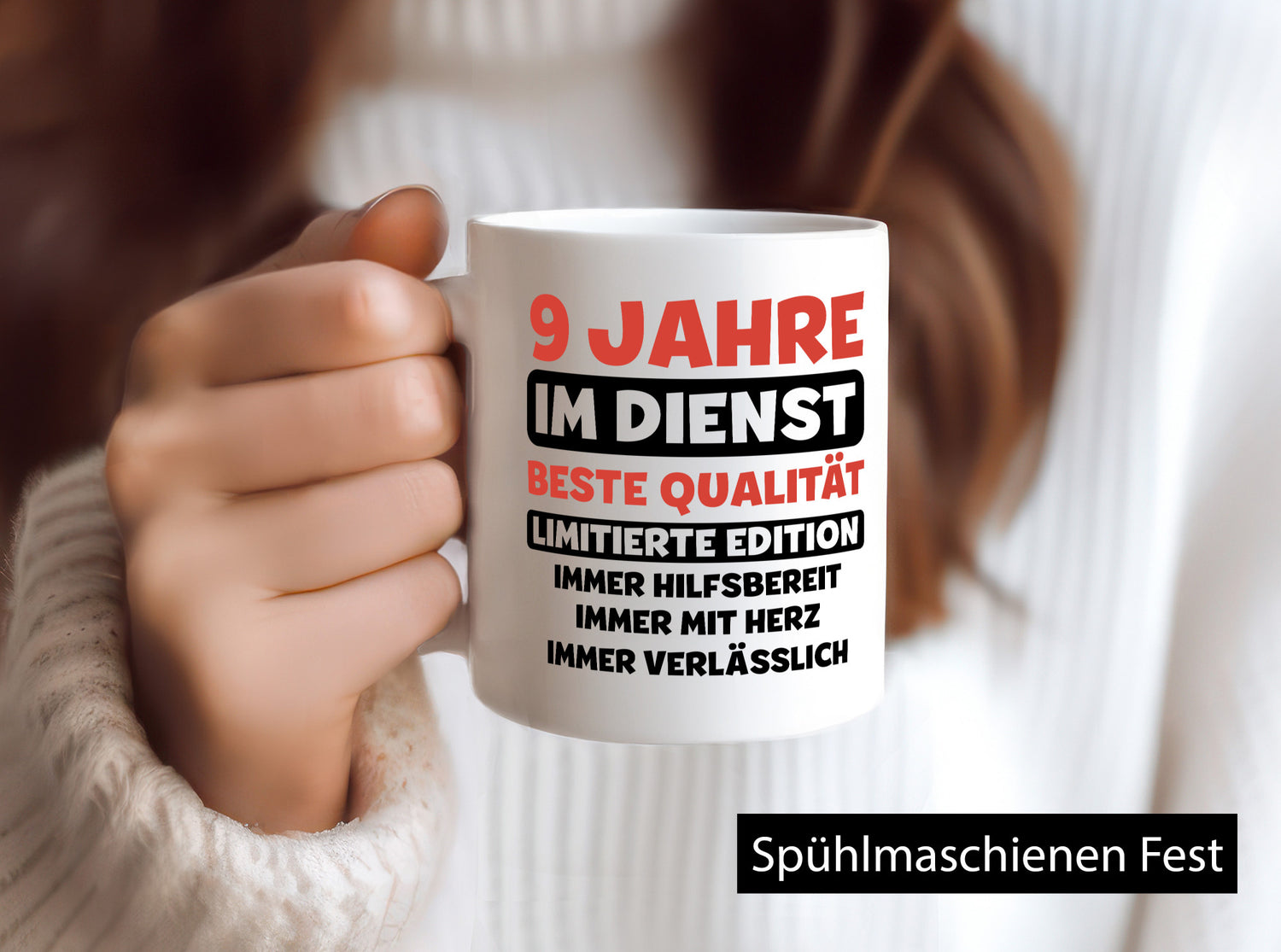 9 Jahre im Dienst | Jubiläum Arbeit v3 Geschenkidee Kollegen Büro Humor Tasse