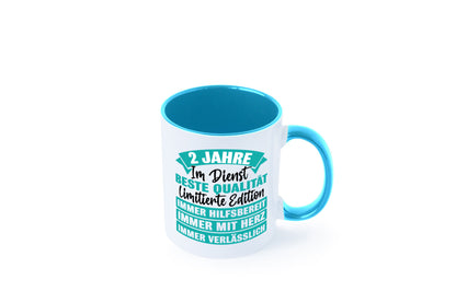 2 Jahre im Dienst | Jubiläum Arbeit v2 Geschenk Kollegen Büro lustiger Spruch Tasse
