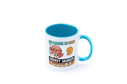 9 Dienstjahre | Arbeit Kompetent Humor Kollegen Büro Geschenkidee Tasse