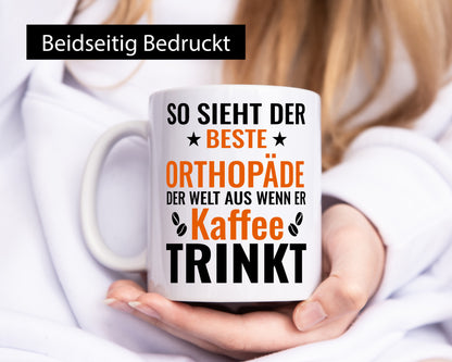 Kaffee trinkt: Orthopäde | Orthopädie Geschenk Humor Geschenkidee lustiger