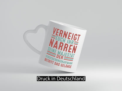 Verneigt euch: Versicherungskaufmann | Kaufmann v2 Humor Geschenkidee Tasse