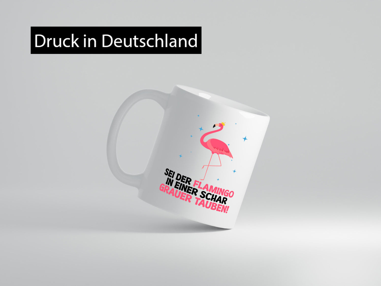 Flamingo in einer Schar Grauer Tauben | lustig Humor Geschenkidee Geschenk Tasse