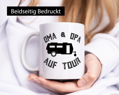 Oma &amp; Opa auf Tour | Großeltern| Reisen lustiger Spruch Geschenk Familie