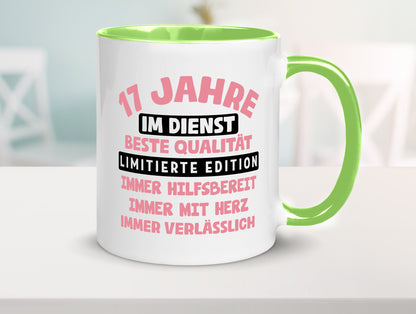 17 Jahre im Dienst | Jubiläum Arbeit v11 Humor Kollegen Büro Geschenkidee Tasse