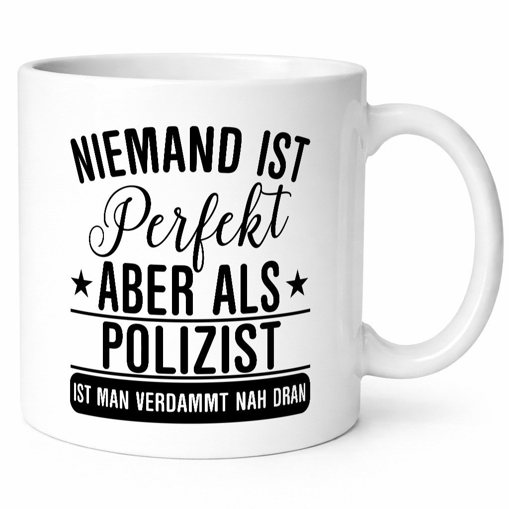 Verdammt nah dran: Polizist | Polizei lustiger Spruch Geschenk Humor