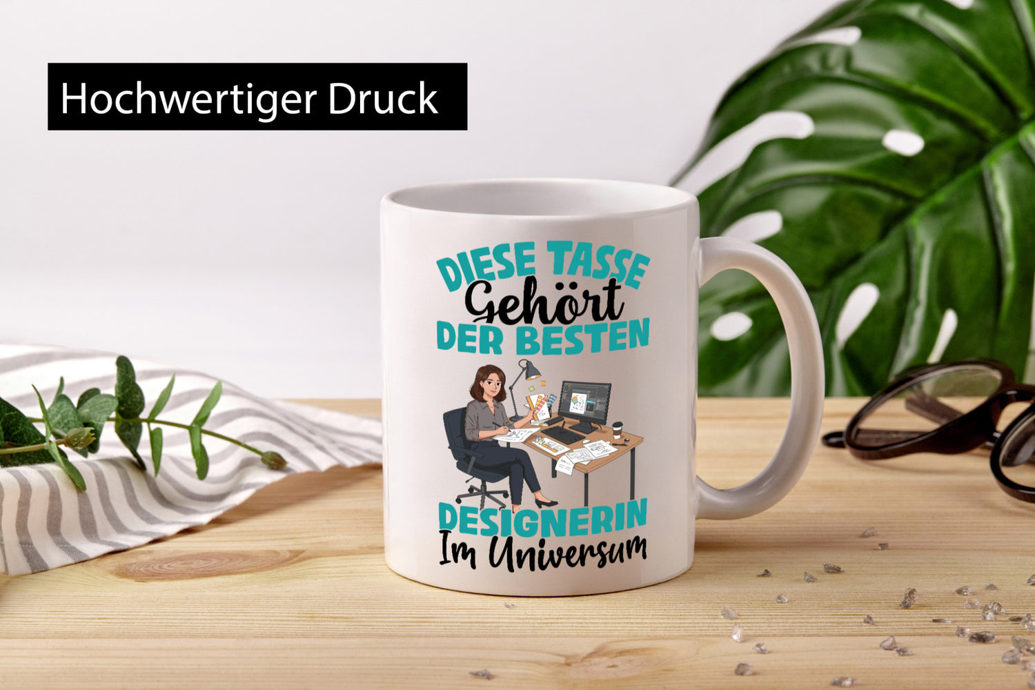 Im Universum: Designerin | Mode Geschenk Humor Geschenkidee lustiger Spruch