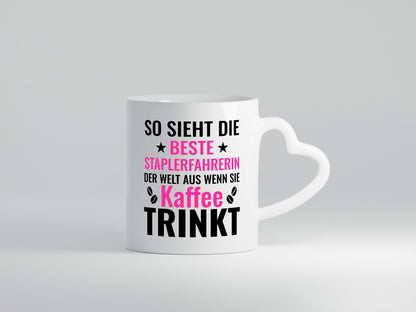 Kaffee trinkt: Staplerfahrerin | Gabelstapler Geschenk Humor Geschenkidee