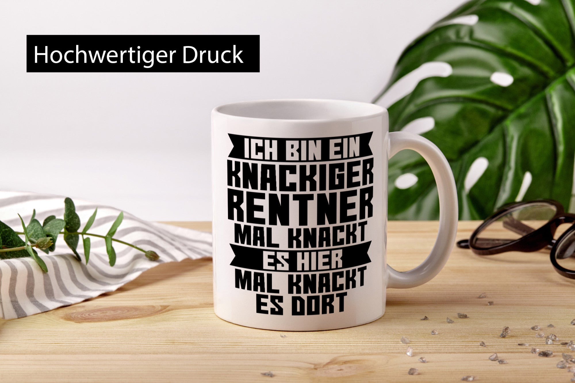 Ein knackiger Rentner | Ruhestand Ruhegenuss lustig Jubiläum Geschenk Tasse