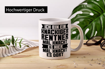 Ein knackiger Rentner | Ruhestand Ruhegenuss lustig Jubiläum Geschenk Tasse