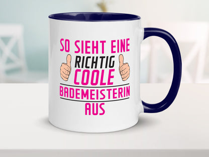 Richtig Coole Bademeisterin | Schwimmmeisterin Geschenk Humor Geschenkidee Tasse