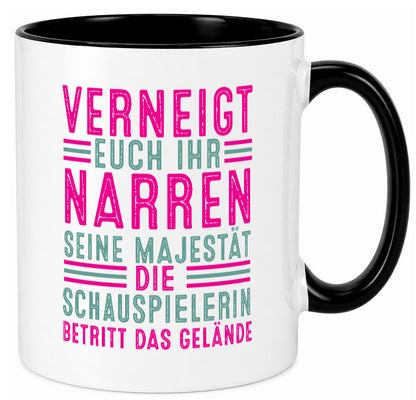 Verneigt euch: Schauspielerin | Theater Humor Geschenkidee Tasse