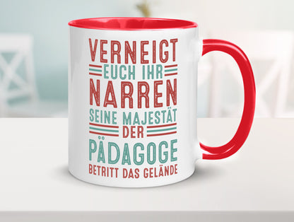 Verneigt euch: Pädagoge | Pädagogik Humor Geschenkidee Tasse
