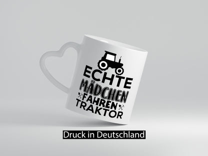 Mädchen fahren Traktor | Trekker Tasse Landwirtin lustiger Spruch Geschenk