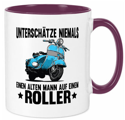 Unterschätze niemals einen alten mann auf einem Roller Humor Geschenkidee Tasse