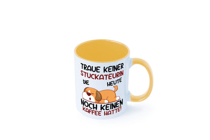 Traue keiner Stuckateurin | Innenausbau lustig Humor Geschenkidee Geschenk Tasse