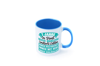 2 Jahre im Dienst | Jubiläum Arbeit v2 Geschenk Kollegen Büro lustiger Spruch Tasse