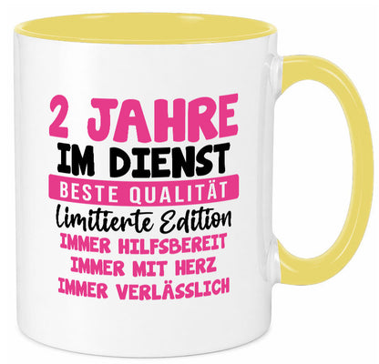 2 Jahre im Dienst | Jubiläum Arbeit v10 lustig Kollegen Büro Geschenk Tasse