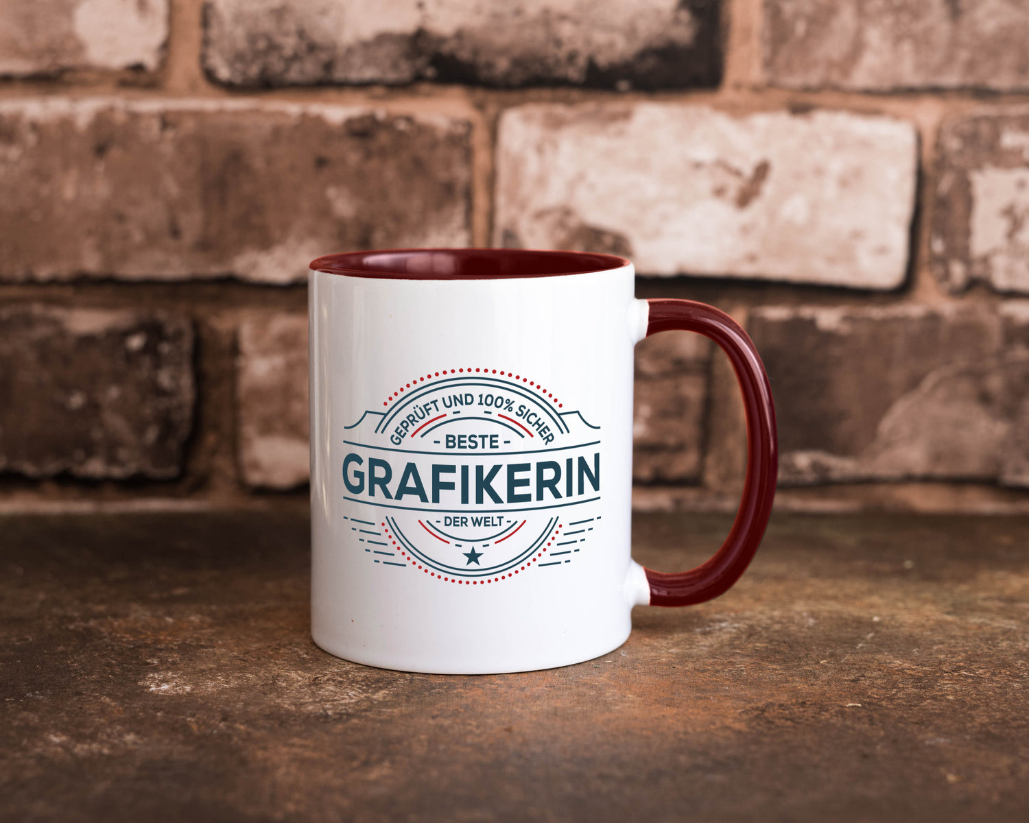 Geprüft und sicher: Grafikerin | Grafik Design Humor Geschenkidee Tasse