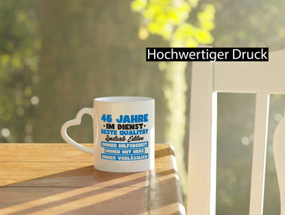 46 Jahre im Dienst | Jubiläum Arbeit v7 Humor Kollegen Büro Geschenkidee Tasse