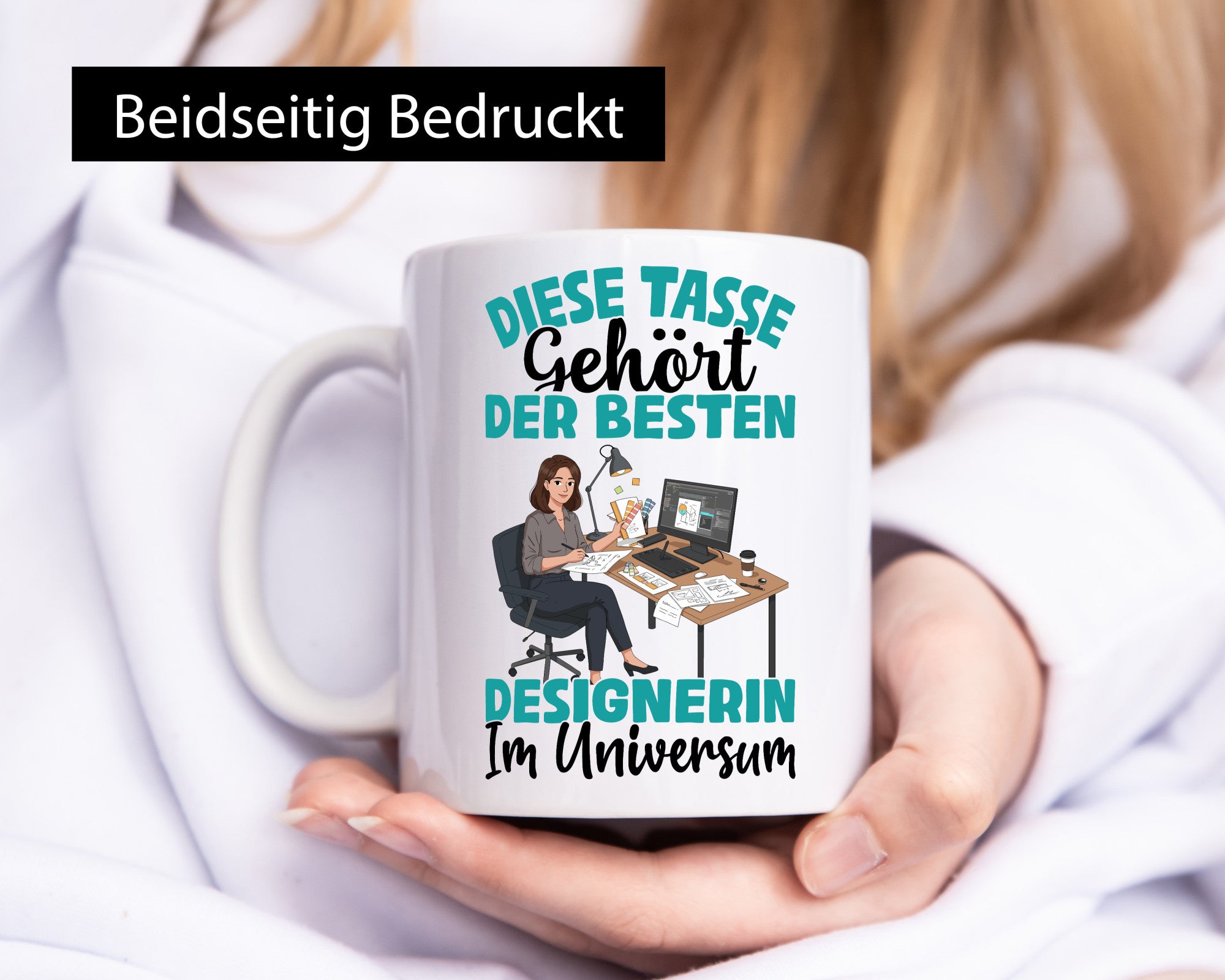 Im Universum: Designerin | Mode Geschenk Humor Geschenkidee lustiger Spruch